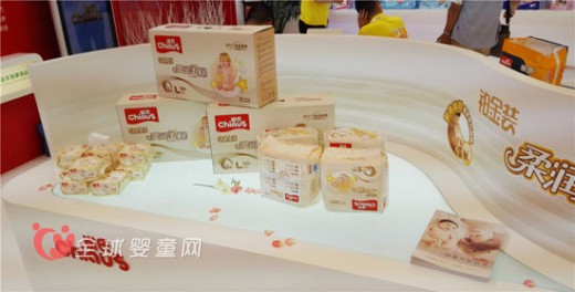 纸尿裤选哪个？选择雀氏铂金装柔润金棉