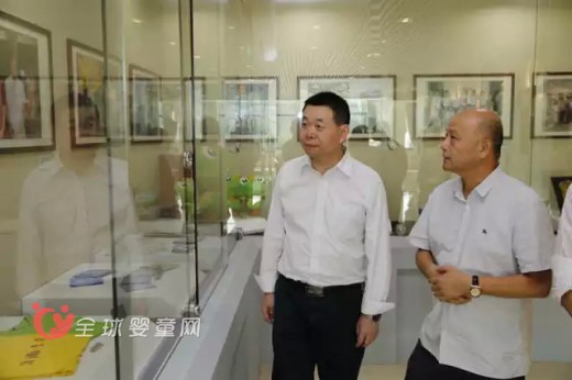 国医师协会口腔医师分会会长郭传瑸来青蛙王子参观指导