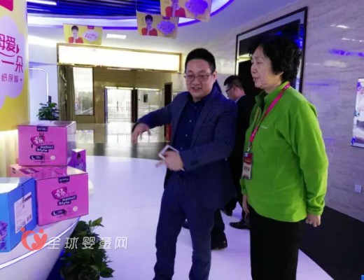 一朵：栽下梧桐树  引得凤凰来