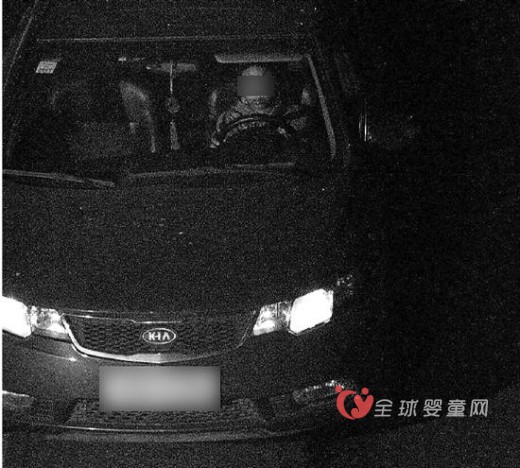男孩无驾照开车上路行驶 只因家长训斥离家出走