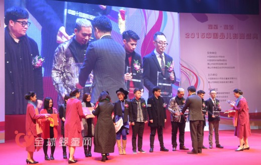 FolliFollie中国童装展解读2016年中国童装流行趋势