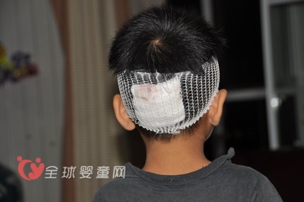 一男子因解雇心里不平衡，捅伤小孩