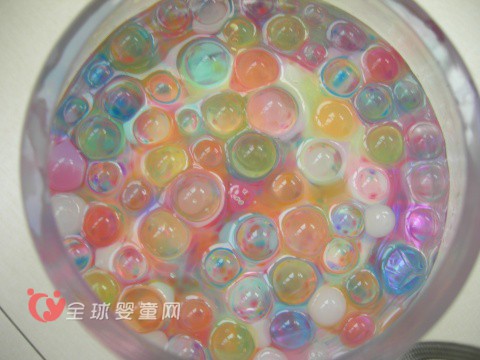 孩子误吞“水精灵”易致窒息