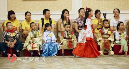 武汉办少儿国学大赛 孩子拼服饰拼体力