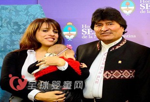 阿根廷女议员议会上哺乳 究竟是母爱的伟大还是举止不雅