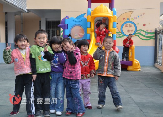 开学了，幼儿园要给孩子讲4个安全问题