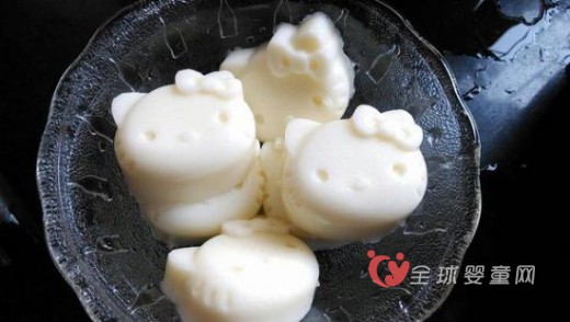 牛奶冻美味又营养的宝宝食物