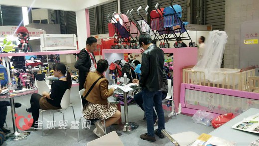 河北统一车业“小红鱼”亮相2016中国国际婴童用品展