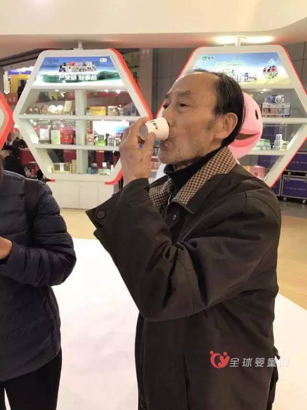 实力演绎品质为王，食博会上蒙牛再斩四项大奖！