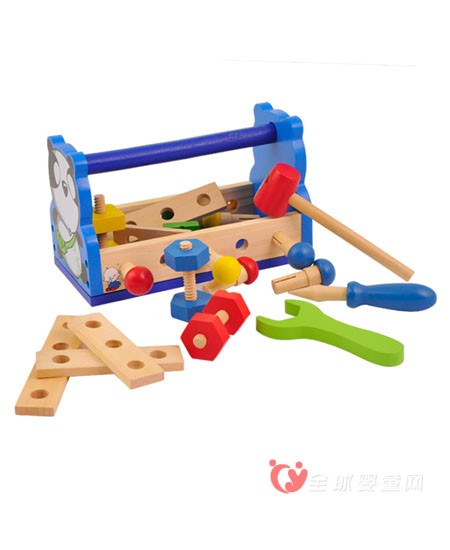 小孩子与玩具是伙伴关系