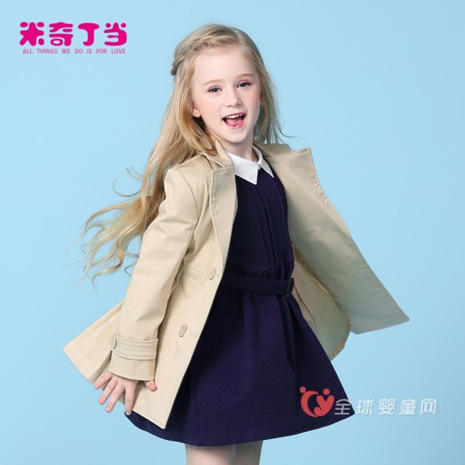 小公主穿上米奇丁当春款连衣裙 完胜淑女风