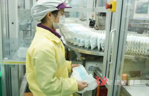 一朵：做纸尿裤的怎么跟消费者形成互动？
