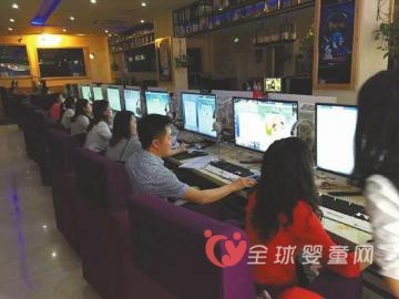 家长包网吧为孩子申报幼儿园 场景堪比抢春运票