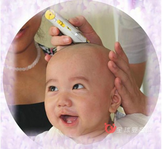 夏季如何给宝宝剃头发 爸爸妈妈怎么给宝宝剃头