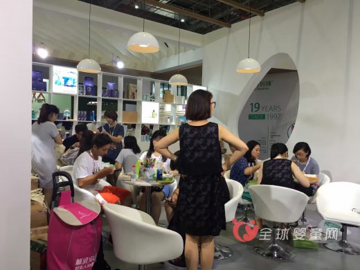 十月妈咪与您相约上海CNME孕婴童展不见不散