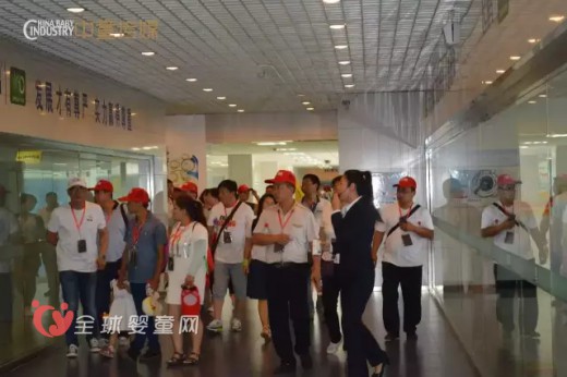 第六站飞鹤全产业链共享之旅：奶粉的源头与结果