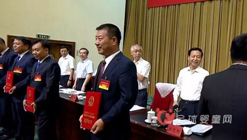 飞鹤乳业荣获黑龙江省“十二五”科技成果产业化突出贡献奖