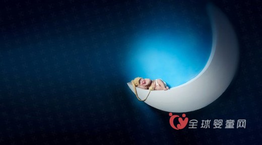 宝宝睡觉老是半夜醒来 只因爸爸妈妈过于担忧