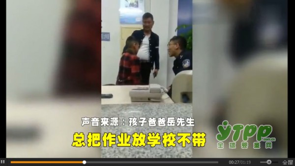 作业精又惹祸了！小男孩不做作业竟被亲妈扔派出所 小女孩迷路了边哭边写作业