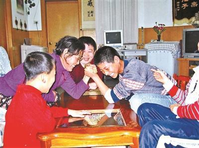 31年抚育25个孩子  SOS儿童村难寻继任者