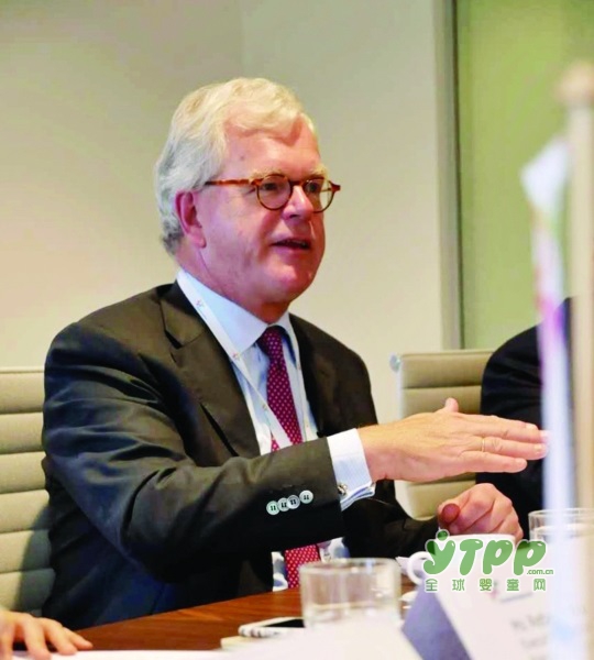 “清库存”的商战已经打响  多家奶企降价促销 抛售尚未通过配方注册的奶粉