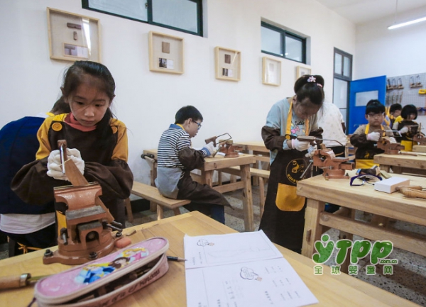 不打王者荣耀改玩木头 杭州一小学开木工课 我们都是“小鲁班”