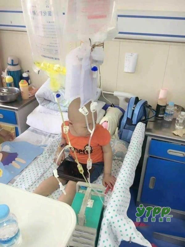 哈尔滨4岁男孩的“婚礼” 新娘是他的妈妈