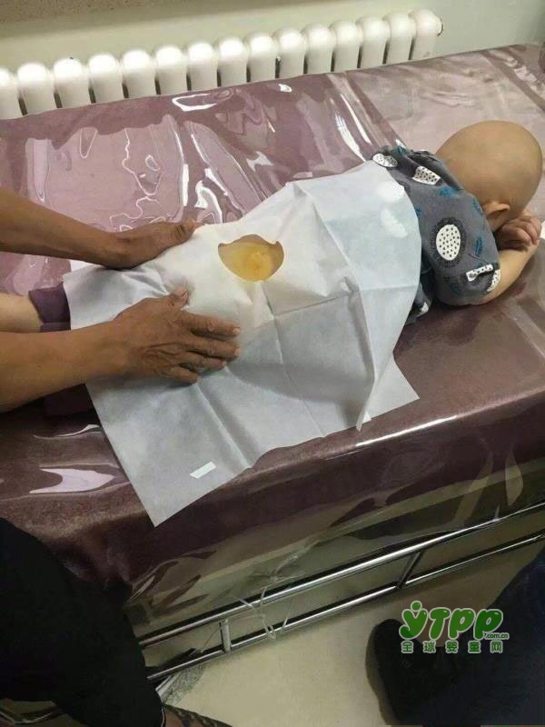 哈尔滨4岁男孩的“婚礼” 新娘是他的妈妈