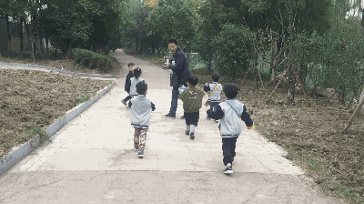 幼儿园组织秋游孩子全被“拐”   家长如何教育孩子安全问题