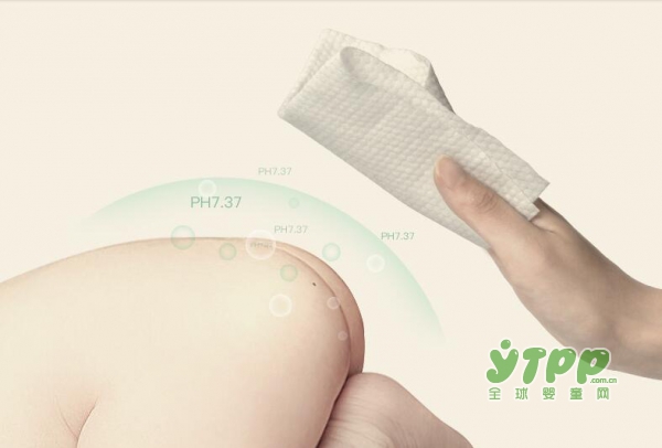 给宝宝擦PP，如何护理免去宝宝红屁股的烦恼