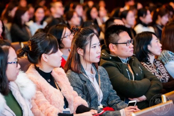 万千妈妈见证：2017育儿网橙品清单妈妈口碑之选隆重揭晓盛典