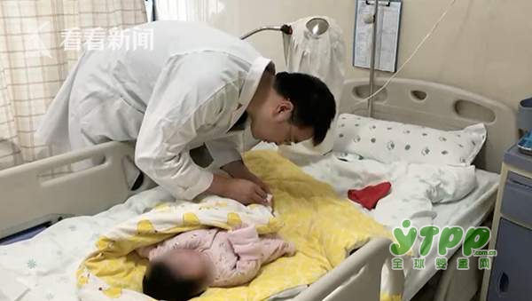 2个月女婴脚趾被头发缠住险被截肢   看来孕妈剪头发是正确的