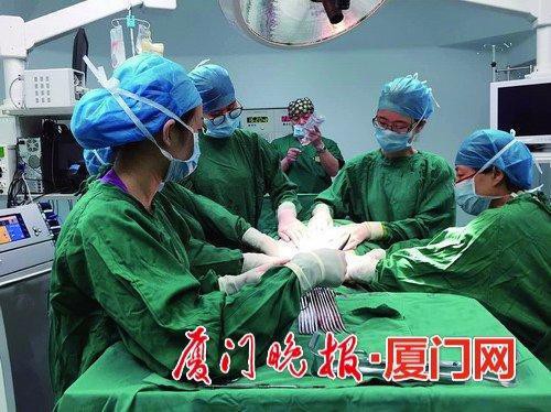 250斤产妇顺利产子一度找不到娃 二胎控制体重可减少难产风险