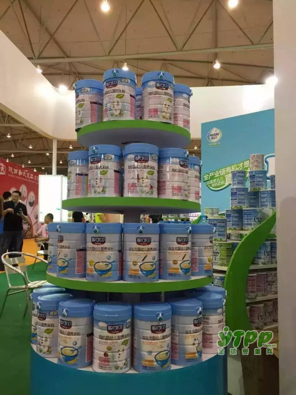 小变通让恋奶宝贝爱上辅食