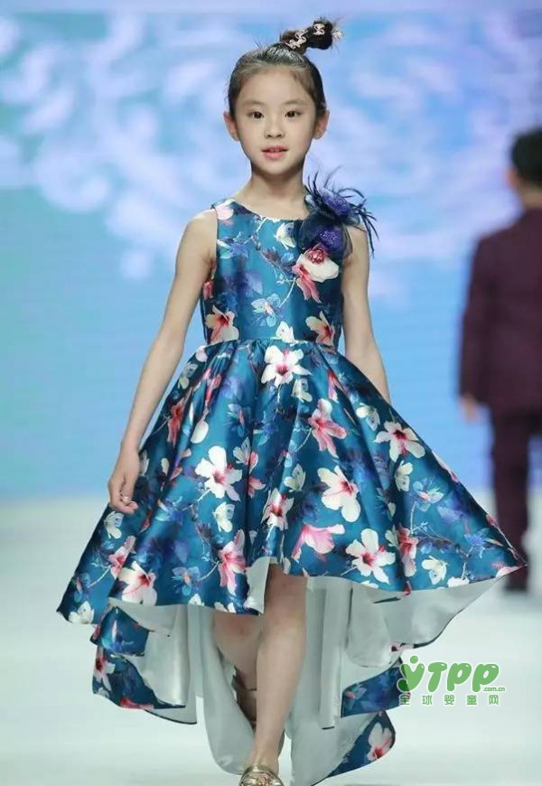 可爱美丽的礼服小公举来啦！