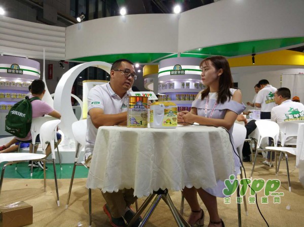 2017CBME孕婴童展最新事件：御宝羊奶杨总监接受全球婴童网记者专访