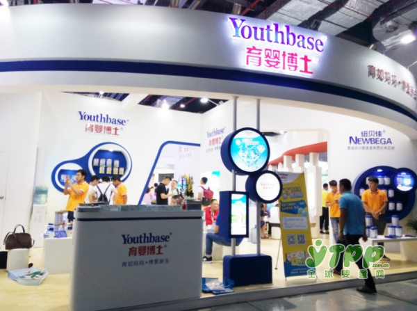 2017CBME孕婴童展第二天 育婴博士持续火爆中