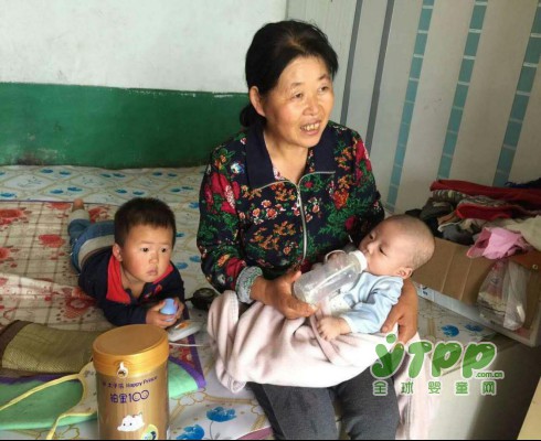 太子乐爱心捐赠奶粉  温暖贫困家庭  让宝宝健康快乐成长