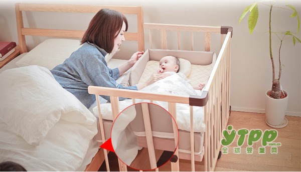 宝妈们还在纠结让宝宝跟自己睡还是单独睡？ 让它来告诉你
