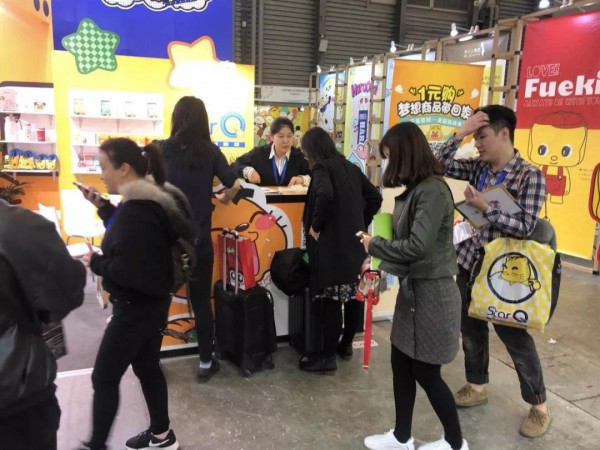 星猫梦想巴士停靠在E2B37展位  展位人潮涌动看点多多