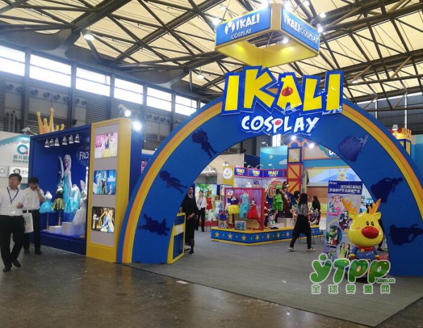 IKALI将风靡欧美的文化服饰带到了2018中国玩具展