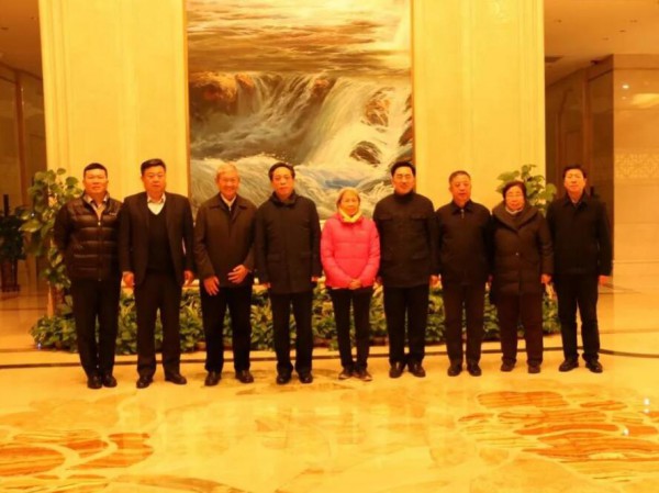 牡丹江市委市政府领导亲切接见红星集团名誉董事长宋勤、董事长郑俊怀一行