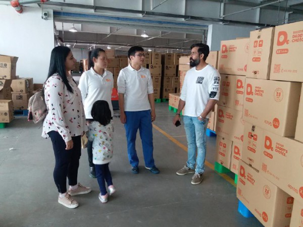 印度客户慕名来到爸爸的选择实地参观访问  进行了探讨交流