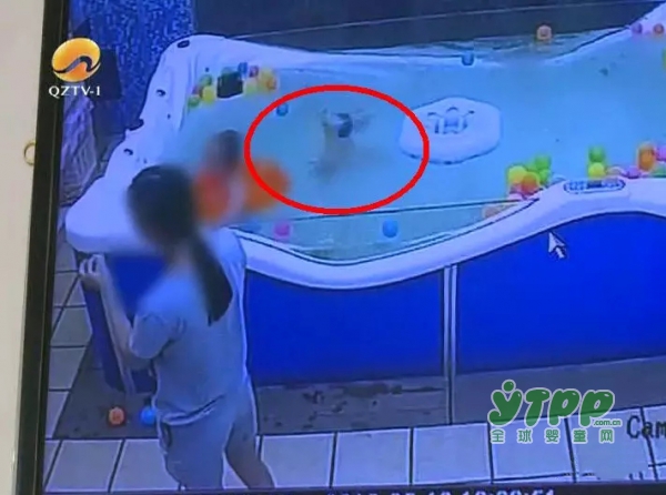 福建一名7个月大的男宝宝游泳时溺水  发现时嘴巴已经发紫
