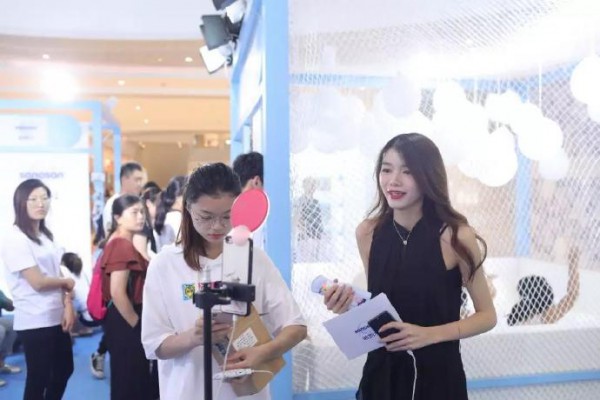 哈罗闪2018品牌新形象发布会在上海召开  开放式体验互动