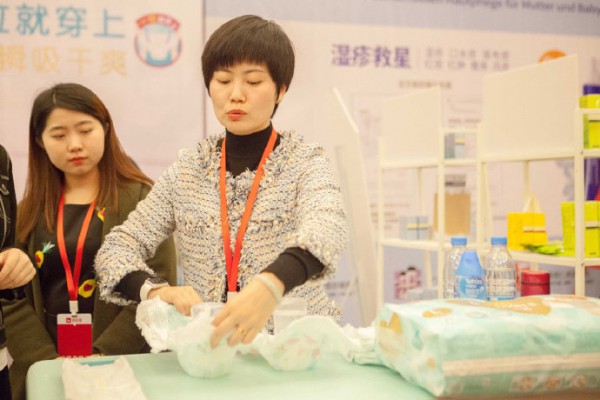 海拍客助力帮宝适布局母婴市场 炫金打造一拍即合