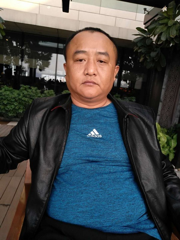 山东优贝源婴童用品有限公司总经理携全体员工恭祝大家：喜迎猪年、好运平安！