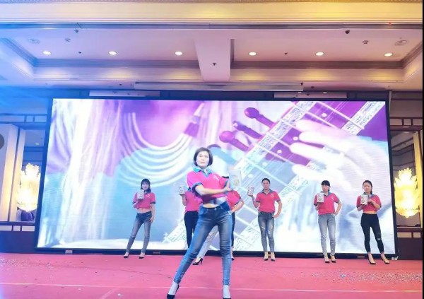 美庐奶粉2019最新事件：双臻西北省区联合年会·携手同行 梦想起航