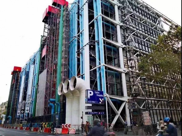 国潮来袭 圣元优博携手LVMH集团设计师亮相世界艺术殿堂