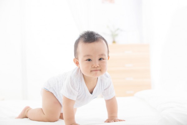 传统布尿布与纸尿裤相对比谁更胜一筹   传统尿布 VS 纸尿裤你站谁？